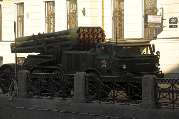 Rusia San Petersburgo 2016 Vehículos Equipos Militares Preparación Para Desfile —  Fotos de Stock