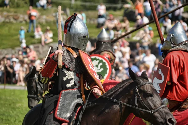 Rusia San Petersburgo 2016 Caballero Caballo Con Armadura Militar Torneo — Foto de Stock