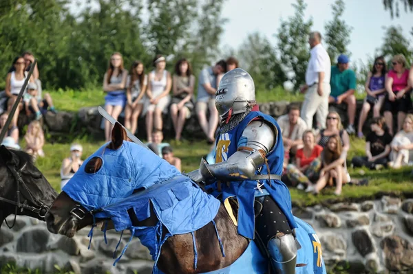 Rusko Petrohrad 2016 Rytíř Koni Vojenské Zbroji Rytířském Turnaji Rekonstrukci — Stock fotografie