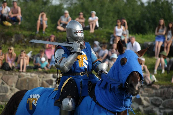 Russia San Pietroburgo 2016 Cavaliere Cavallo Armatura Militare Torneo Cavalleresco — Foto Stock