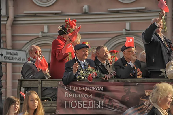 Ρωσία Αγία Πετρούπολη 2014 Βετεράνοι Και Στρατιώτες Αποκλεισμού Στην Παρέλαση — Φωτογραφία Αρχείου