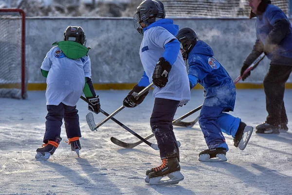 Russia San Pietroburgo 2021 Giocare Hockey Ghiaccio All Aperto — Foto Stock