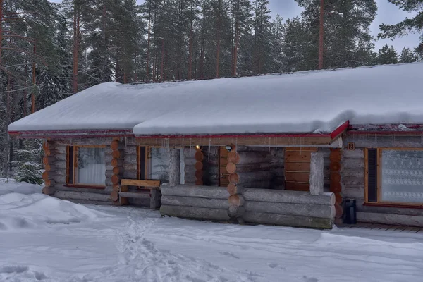 Wooden Cabin Log House Pine Forest Winter Landscape — Foto de Stock