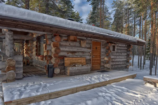 Wooden Cabin Log House Pine Forest Winter Landscape — Foto de Stock