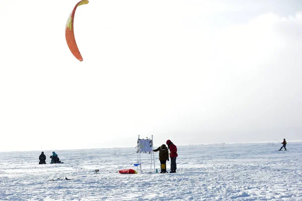 Petrozavodsk Russia 2021 Training Athletes Kiting Winter Sunny Day Lake — Stock Photo, Image