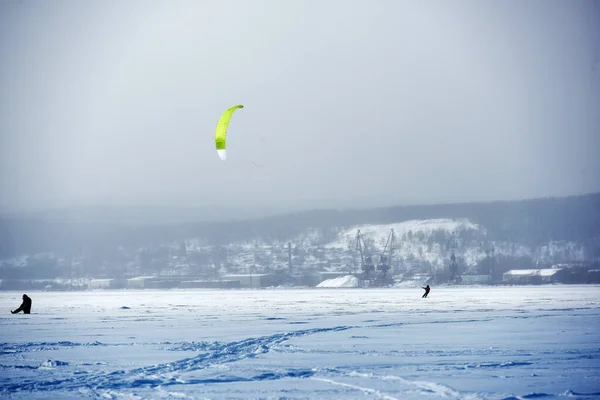 Petrozavodsk Ρωσια 2021 Εκπαίδευση Αθλητών Kiting Χειμερινή Ηλιόλουστη Μέρα Στη — Φωτογραφία Αρχείου