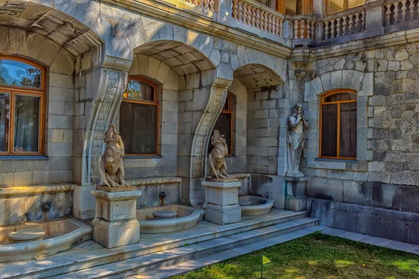 Crimea Massandra 2020 Esculturas Quimeras Que Decoran Palacio Massandra — Foto de Stock