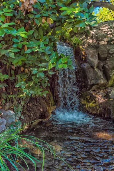 Künstlicher Wasserfall Woronzow Park Der Stadt Jalta Auf Der Halbinsel — Stockfoto