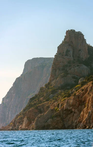 Όμορφη Θέα Από Νερό Κίτρινο Και Πορτοκαλί Κριμαία Ορεινό Τοπίο — Φωτογραφία Αρχείου