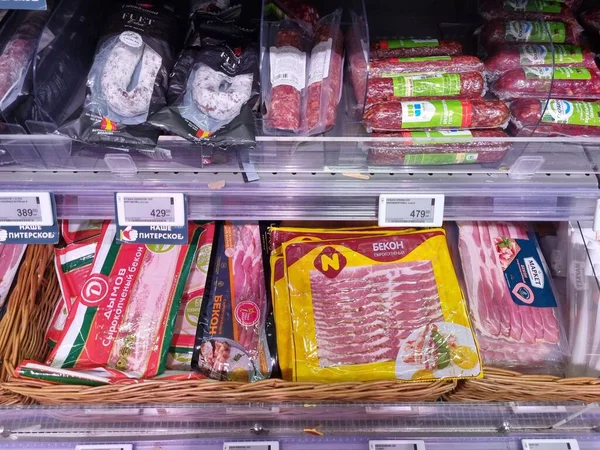 Rusia San Petersburgo 2021 Embutidos Venta Supermercado —  Fotos de Stock