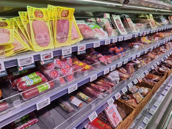 Russia San Pietroburgo 2021 Salsicce Vendita Supermercato — Foto Stock