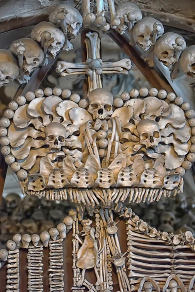 Ozdoba Wykonana Ludzkich Kości Czaszek Kościółku Lub Kostnicy Sedlca Kostnice — Zdjęcie stockowe