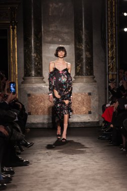 Francesco Scognamiglio göster