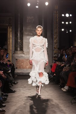 Francesco Scognamiglio göster