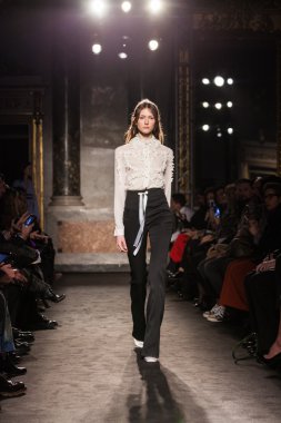 Francesco Scognamiglio göster