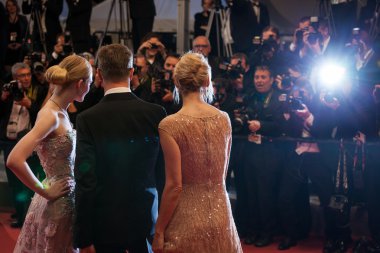 'Neon iblis' prömiyeri