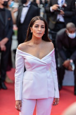 CANES, FRANCE - Temmuz 06, 2021: Lela Bekhti, 74. Cannes Film Festivali 'nde düzenlenen 