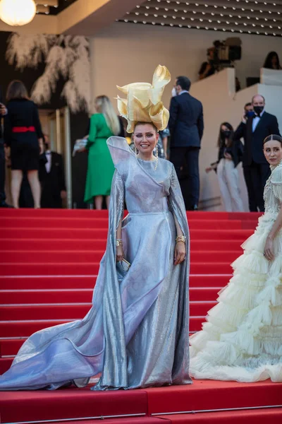 Cannes Francia Luglio 2021 Elena Lenina Show Woman Russa Partecipa — Foto Stock