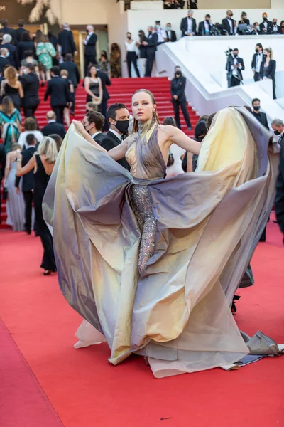 Cannes França Julho 2021 Polina Pushkareva Participa Exibição Son Vivant — Fotografia de Stock
