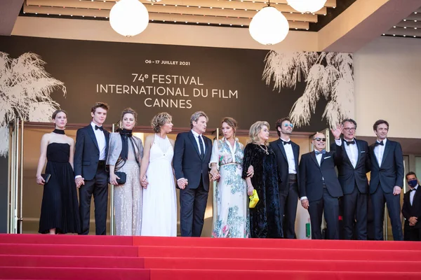 Cannes フランス 2021年7月10日 Lou Lampros Oskar Morgan Melissa George Cecile — ストック写真