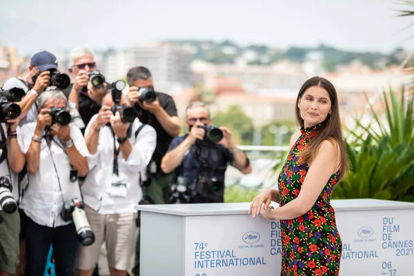 フランス カンヌ国際映画祭2021年7月12日 第74回カンヌ国際映画祭で行われた クロワザード にラテティア カスタが参加 — ストック写真