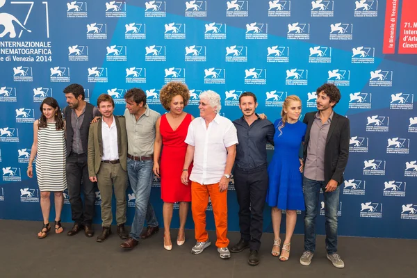 Cast of the "Senza Nessuna Pieta" — Stock Photo, Image