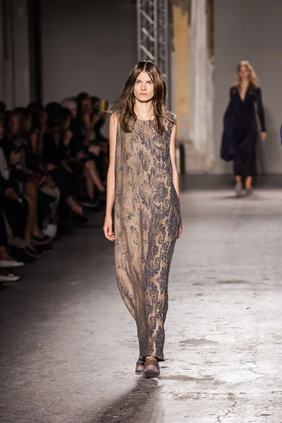 UMA WANG - Milan Fashion Week Spring-Summer 2015 — Stock Photo, Image