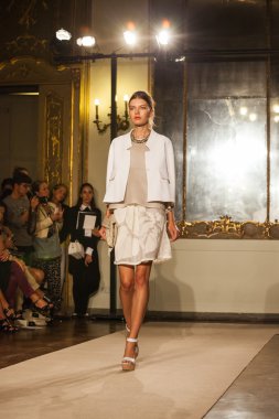 Les copains - milan moda hafta ilkbahar-yaz 2015