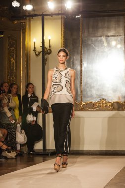 Les copains - milan moda hafta ilkbahar-yaz 2015