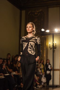 Les copains - milan moda hafta ilkbahar-yaz 2015