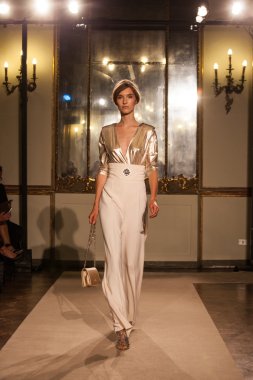 Elisabetta franchi - milan moda hafta kadın giyim ilkbahar-yaz 2015