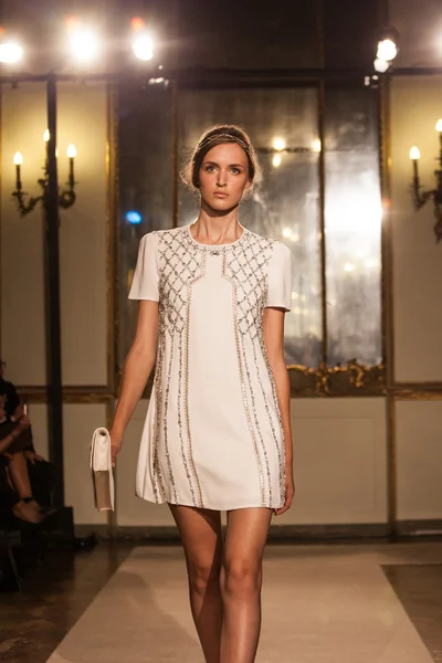 Elisabetta franchi - moda milan tydzień wiosna-2015 — Zdjęcie stockowe