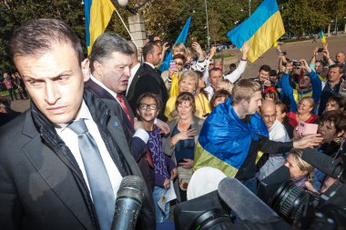 Petro Poroshenko Arco della Pace meydanında