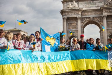 Petro Poroshenko Arco della Pace meydanında