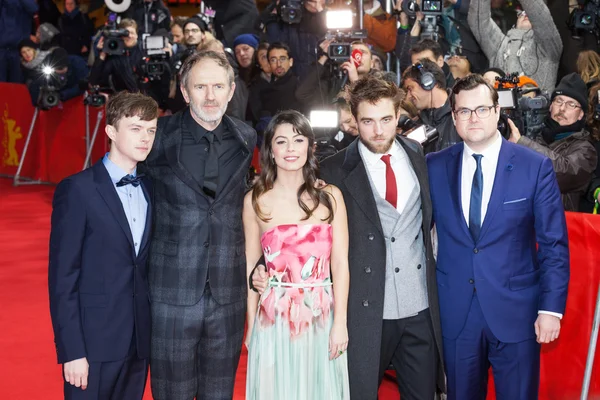 Cast attends the 'Life' premiere — Stock Photo, Image