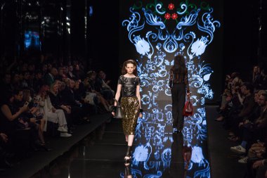 Milan Fashion Week Aigner Show'da