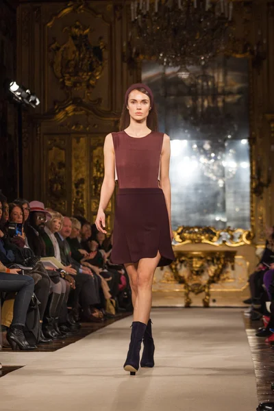 Chicca Lualdi show at the Milan Fashion Week — Stock Photo, Image