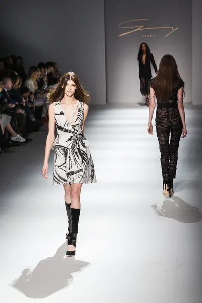 Genny show at the Milan Fashion Week — Stock Photo, Image