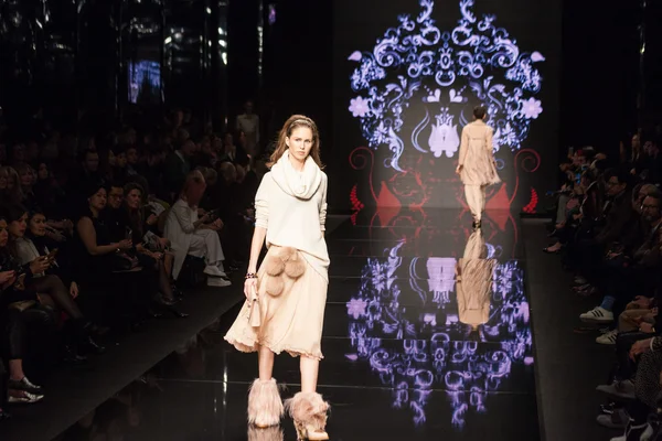 Шоу Айгнера на Неделе Моды в Милане — стоковое фото