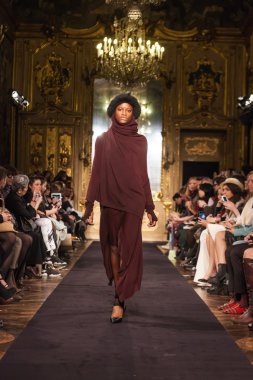 Milan Fashion Week Show'da Nicholas K