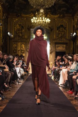 Milan Fashion Week Show'da Nicholas K