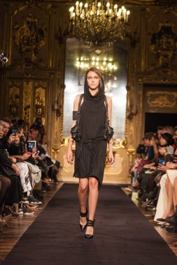 Milan Fashion Week Show'da Nicholas K