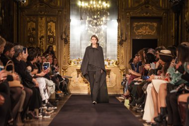 Milan Fashion Week Show'da Nicholas K