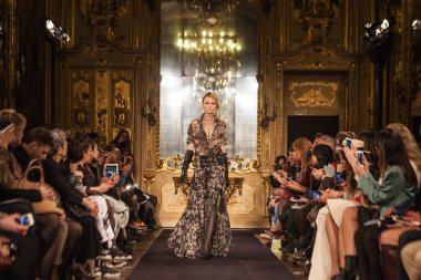 Milan Fashion Week Show'da Nicholas K