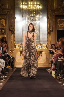 Milan Fashion Week Show'da Nicholas K