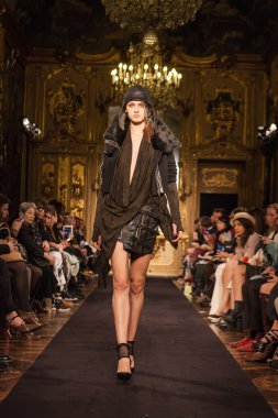 Milan Fashion Week Show'da Nicholas K