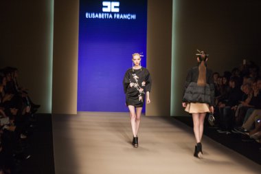 Elisabetta Franchi Show'da Milan Fashion Week