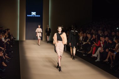 Elisabetta Franchi Show'da Milan Fashion Week