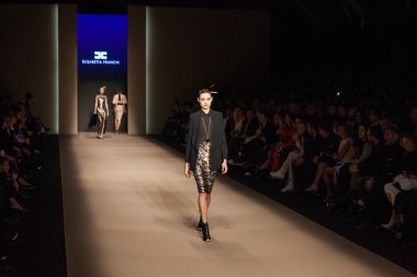 Elisabetta Franchi Show'da Milan Fashion Week