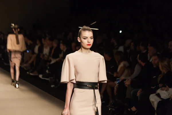 Elisabetta Franchi Pokaż na Milan Fashion Week — Zdjęcie stockowe